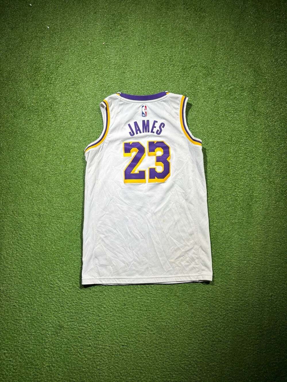 Nike Los Angeles Lakers LeBron James 23 Swingman Jersey Size 40